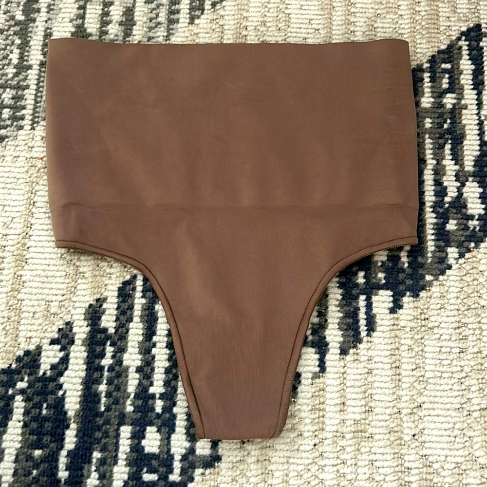 SKIMS Core Control Thong S/M